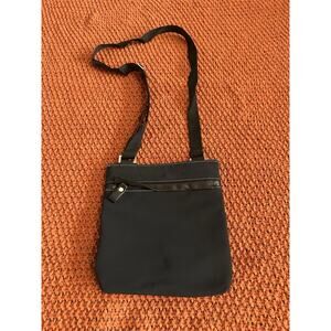 Donald Pliner Bag Crossbody Black Pockets Nylon Travel